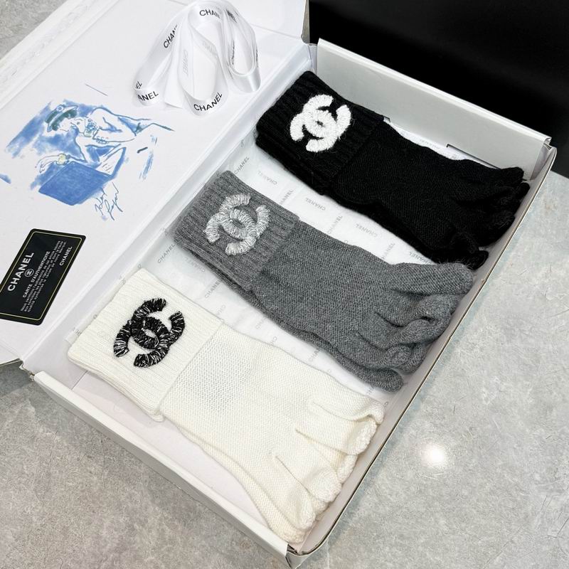 Chanel gloves hm93